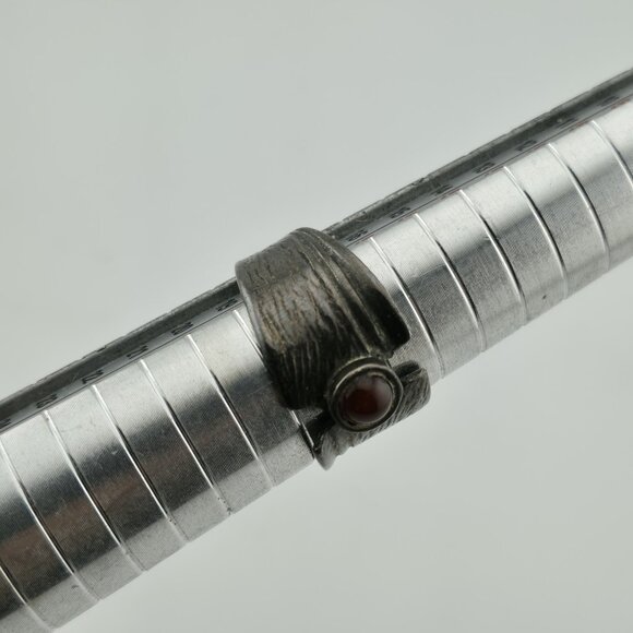 Sterling Silver Ring 925 Tapered Band Size 8 Red Stone Vintage Gothic - Picture 3 of 11